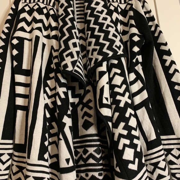 Cardigan - Picture 3 of 5